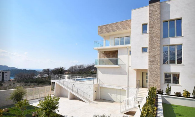 Натуристтік жағажайдағы секс бейнелері