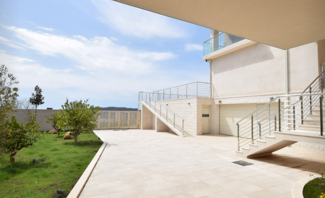 Орыс порносы: Мен көршіме нанға бардым.